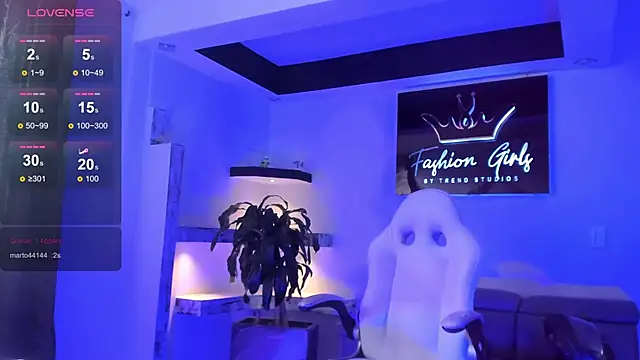 Snapshot of TifanyWhite_ chatting on February 2025 08:03:01 PM TifanyWhite online show from February 2025 08:03:01 PM