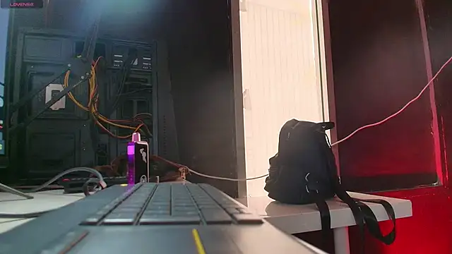 Snapshot of TifanyWhite_ chatting on March 2025 08:00:01 PM TifanyWhite online show from March 2025 08:00:01 PM