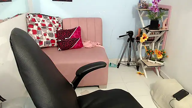 victoria jones online show from November 2025 03:34:02 PM