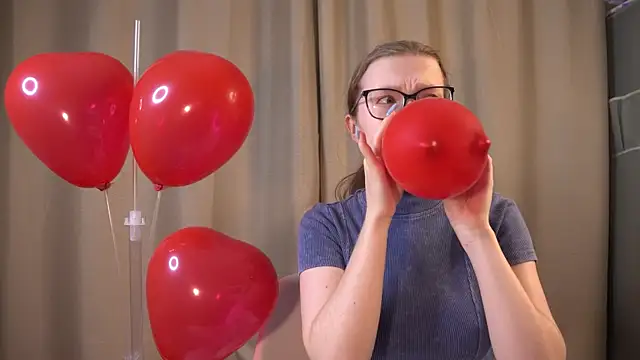 brendacom online show from February 2025 02:18:01 AM