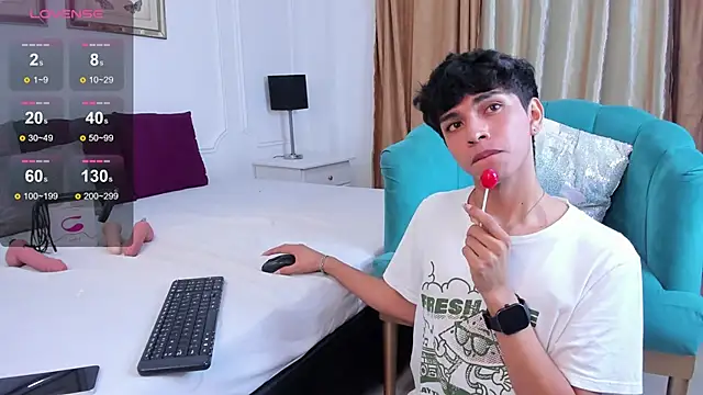 Snapshot of Santy_carrington chatting on December 2024 12:12:02 AM Santy carrington online show from December 2024 12:12:02 AM