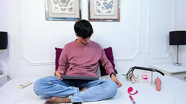 Snapshot of Santy_carrington chatting on December 2024 12:57:02 PM Santy carrington online show from December 2024 12:57:02 PM