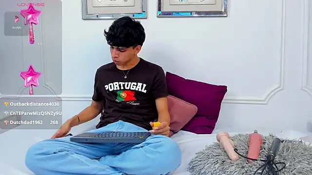 Snapshot of Santy_carrington chatting on January 2025 11:17:01 PM Santy carrington online show from January 2025 11:17:01 PM