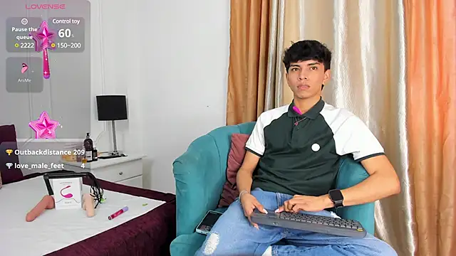 Snapshot of Santy_carrington chatting on January 2025 05:29:02 PM Santy carrington online show from January 2025 05:29:02 PM