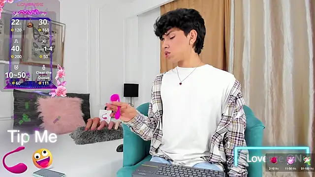 Snapshot of Santy_carrington chatting on February 2025 10:54:01 PM Santy carrington online show from February 2025 10:54:01 PM