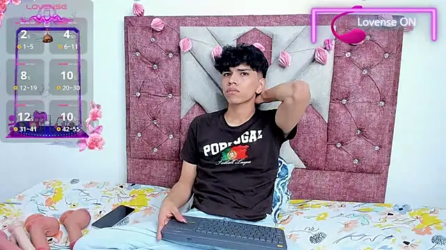 Snapshot of Santy_carrington chatting on March 2025 12:33:02 AM Santy carrington online show from March 2025 12:33:02 AM