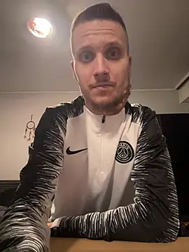 Snapshot of BWC69_69_69 chatting on December 2024 07:54:01 PM BWC69 69 69 online show from December 2024 07:54:01 PM