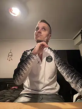 Snapshot of BWC69_69_69 chatting on December 2024 04:40:02 PM BWC69 69 69 online show from December 2024 04:40:02 PM