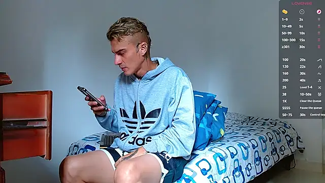 bray hotboy777 online show from October 2025 01:32:01 PM