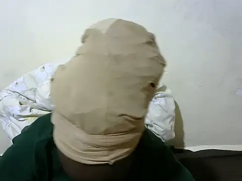 Snapshot of Thicky_kyla chatting on December 2025 05:10:02 PM Thicky kyla online show from December 2025 05:10:02 PM