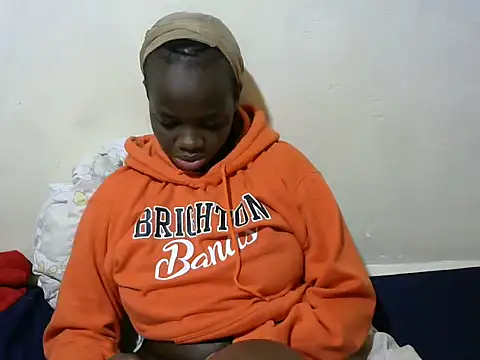 Snapshot of Thicky_kyla chatting on December 2025 07:20:02 PM Thicky kyla online show from December 2025 07:20:02 PM