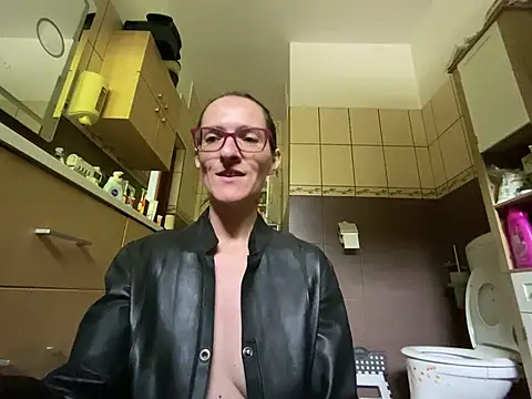 Milky hairy mommy online show from April 2026 12:40:02 PM