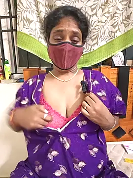 Snapshot of Tamil--Rani chatting on January 2025 03:37:01 PM Tamil--Rani online show from January 2025 03:37:01 PM