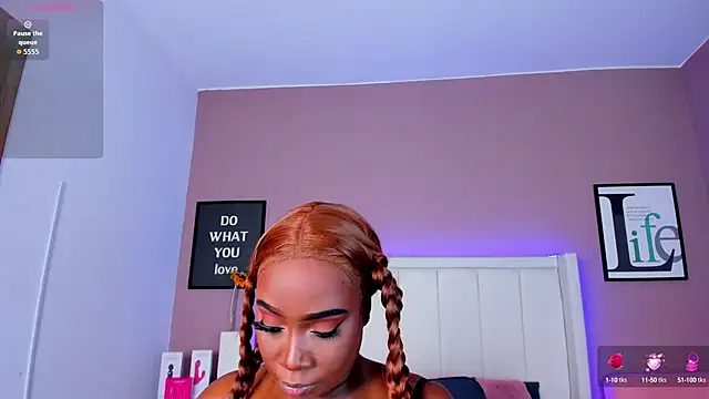 Britanymooree online show from September 2025 08:01:02 PM