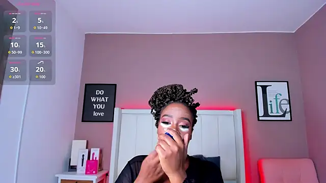 Britanymooree online show from January 2026 07:27:02 PM