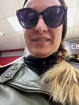 Snapshot of OlgaBuzzz chatting on March 2025 06:46:02 AM OlgaBuzzz online show from March 2025 06:46:02 AM