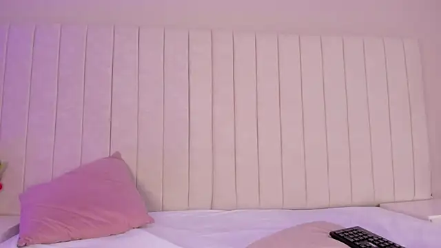 Littleolivia  online show from January 2025 07:04:02 PM