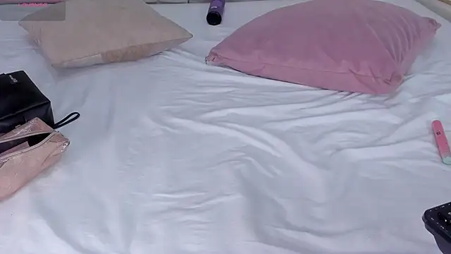 Littleolivia  online show from March 2025 01:15:01 PM