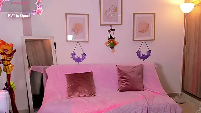 Veronica isaza   online show from October 2025 12:28:01 PM