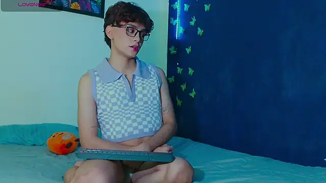 Snapshot of arnold_laurent_ chatting on December 2025 08:40:02 AM arnold laurent online show from December 2025 08:40:02 AM