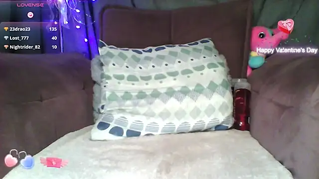 Snapshot of PollyCrush chatting on December 2024 08:51:01 PM PollyCrush online show from December 2024 08:51:01 PM