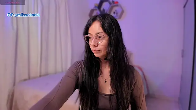 Aleja24Evans online show from October 2025 12:04:01 AM