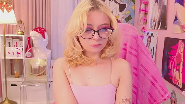 Coconut Mia online show from December 2024 09:08:01 PM