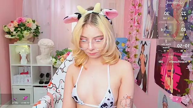 Coconut Mia online show from January 2025 08:48:01 PM