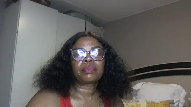 Snapshot of Nomthie chatting on September 2025 08:42:02 PM Nomthie online show from September 2025 08:42:02 PM