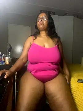 Snapshot of Nomthie chatting on October 2025 11:02:01 PM Nomthie online show from October 2025 11:02:01 PM