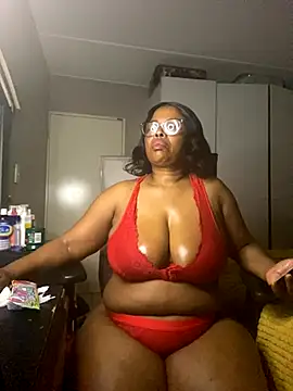 Snapshot of Nomthie chatting on October 2025 10:37:01 PM Nomthie online show from October 2025 10:37:01 PM