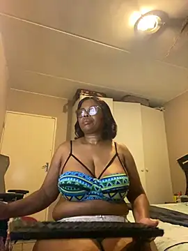 Snapshot of Nomthie chatting on October 2025 11:29:02 PM Nomthie online show from October 2025 11:29:02 PM