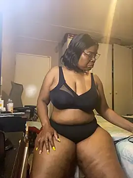 Snapshot of Nomthie chatting on October 2025 02:34:01 AM Nomthie online show from October 2025 02:34:01 AM