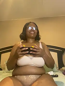 Snapshot of Nomthie chatting on November 2025 09:47:01 PM Nomthie online show from November 2025 09:47:01 PM