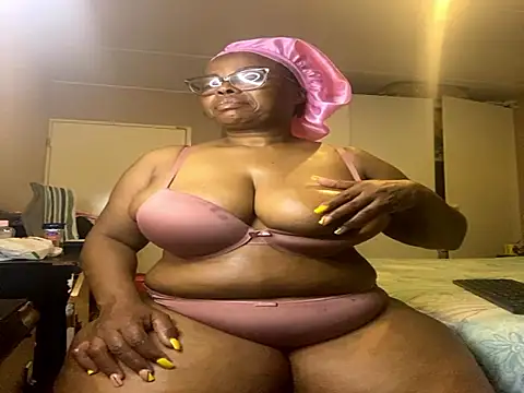 Snapshot of Nomthie chatting on November 2025 02:34:01 AM Nomthie online show from November 2025 02:34:01 AM