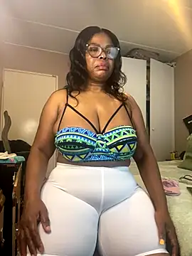 Snapshot of Nomthie chatting on November 2025 04:15:02 AM Nomthie online show from November 2025 04:15:02 AM