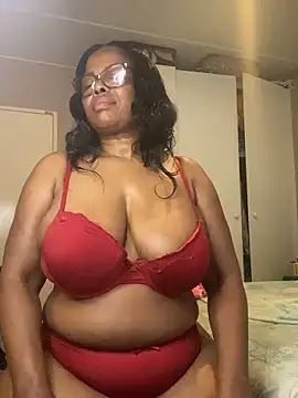 Snapshot of Nomthie chatting on November 2025 04:32:02 PM Nomthie online show from November 2025 04:32:02 PM