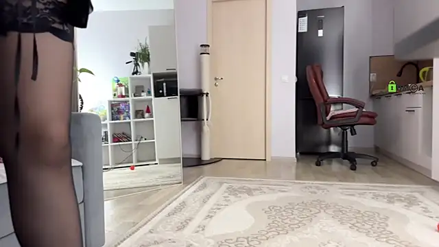 Snapshot of Victoria1Love chatting on February 2025 04:35:02 PM Victoria1Love online show from February 2025 04:35:02 PM