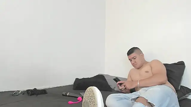 Snapshot of evanandsunny chatting on December 2024 03:11:01 PM evanandsunny online show from December 2024 03:11:01 PM