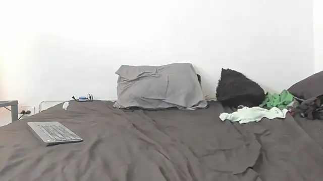 Snapshot of evanandsunny chatting on January 2025 06:10:02 PM evanandsunny online show from January 2025 06:10:02 PM