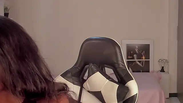 Snapshot of SavannahWildee chatting on December 2024 10:47:01 AM SavannahWildee online show from December 2024 10:47:01 AM