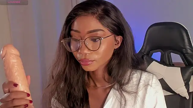 Snapshot of SavannahWildee chatting on February 2025 12:06:01 AM SavannahWildee online show from February 2025 12:06:01 AM