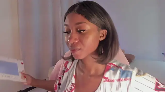 Snapshot of SavannahWildee chatting on February 2025 09:44:01 AM SavannahWildee online show from February 2025 09:44:01 AM