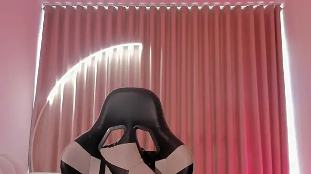 Snapshot of SavannahWildee chatting on October 2025 12:14:02 PM SavannahWildee online show from October 2025 12:14:02 PM