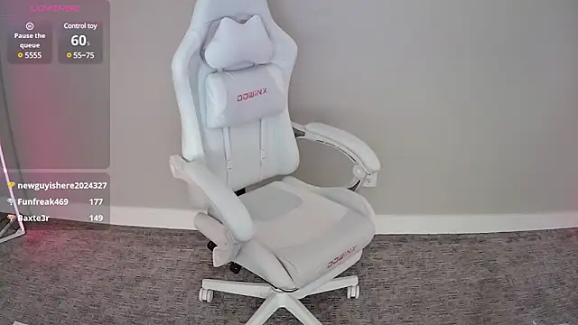 Snapshot of PorchaPlay chatting on December 2024 06:17:02 AM PorchaPlay online show from December 2024 06:17:02 AM