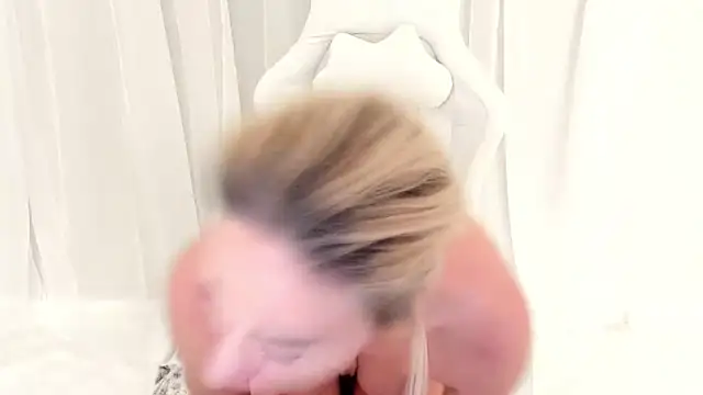 Snapshot of PorchaPlay chatting on January 2025 08:01:01 AM PorchaPlay online show from January 2025 08:01:01 AM