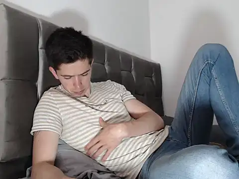 Snapshot of Eliantg chatting on September 2025 10:21:01 PM Eliantg online show from September 2025 10:21:01 PM