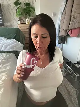 Snapshot of Naughtynanny75 chatting on December 2024 01:22:02 PM Naughtynanny75 online show from December 2024 01:22:02 PM