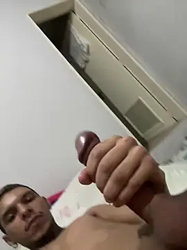 Snapshot of Brito06 chatting on December 2024 10:41:01 PM Brito06 online show from December 2024 10:41:01 PM