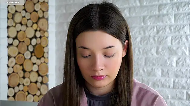 LowOncoming online show from November 2025 03:18:02 AM